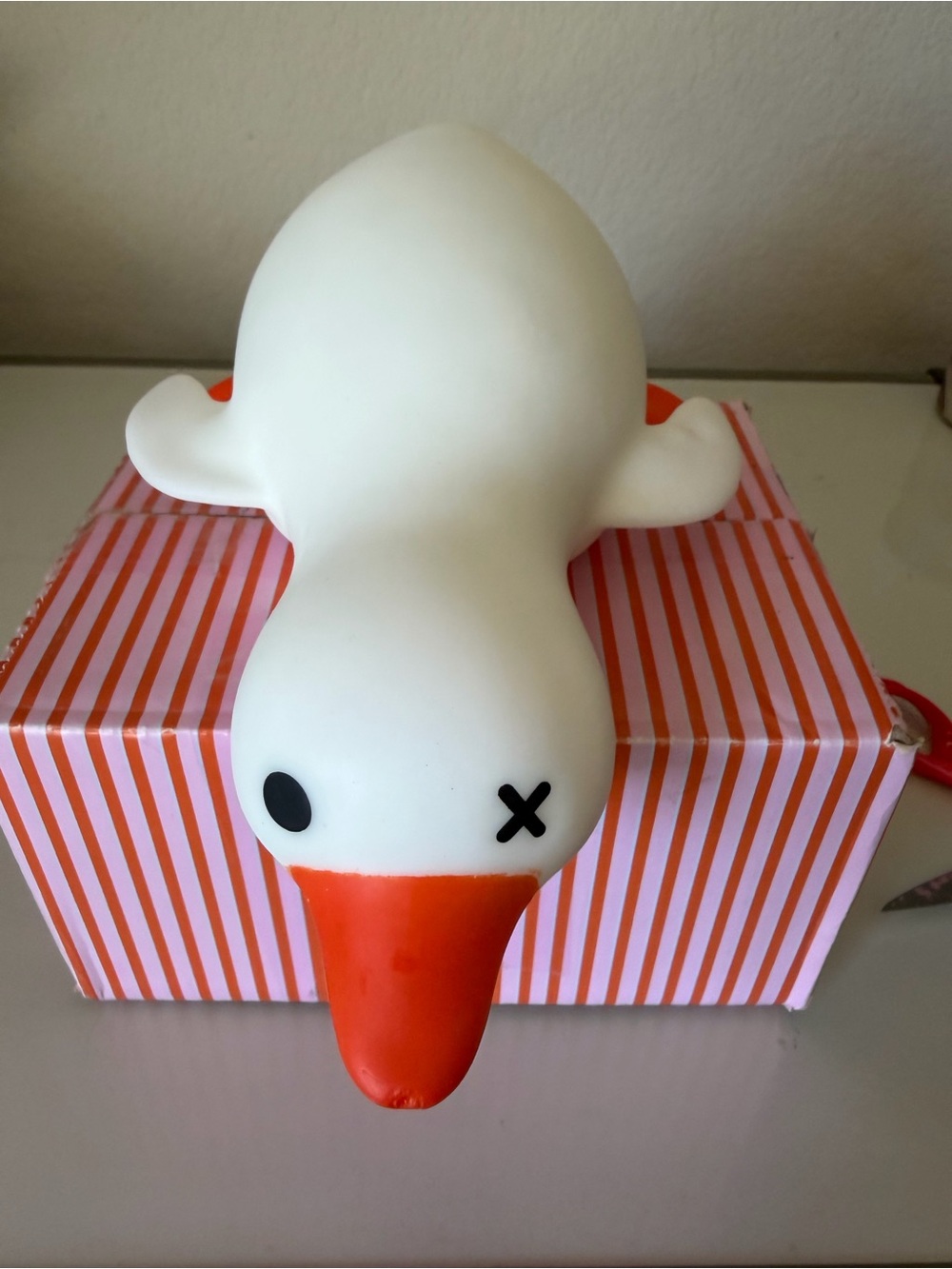 🪿🧡🪿Squeezable White Duck w/ orange accents!! Great, soft Squish!!🧡🪿🧡